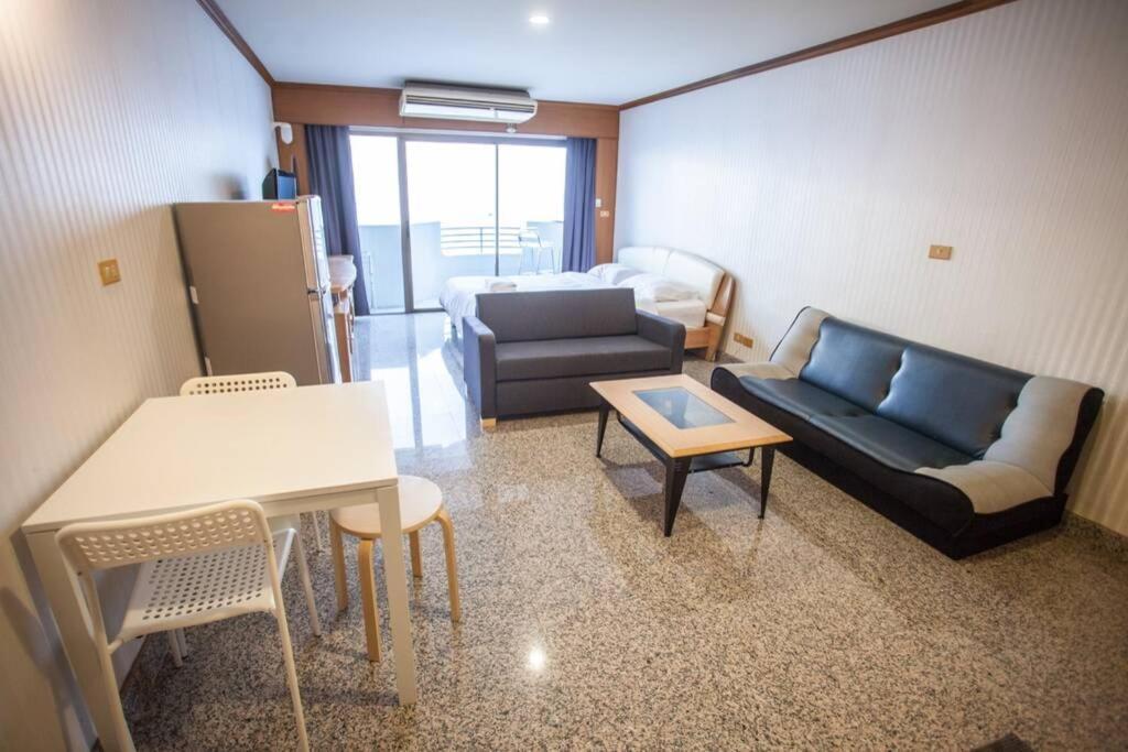 נה ג'ומטיין Pattaya Seaside Balcony/Beach Front/4 Peoples מראה חיצוני תמונה